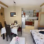 Grosse In Mit Terrasse Und Grill By Interhome *