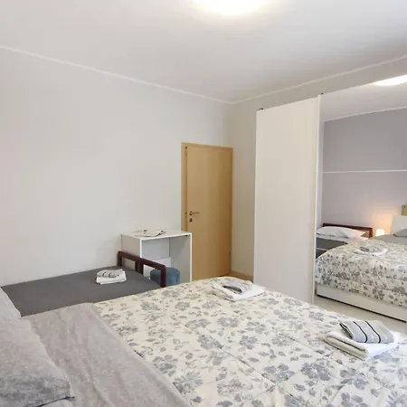 Apartment Grosse In Mit Terrasse Und Grill By Interhome *