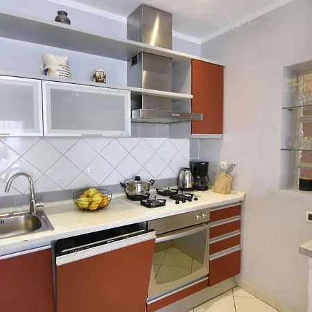 Apartment Grosse In Mit Terrasse Und Grill By Interhome *