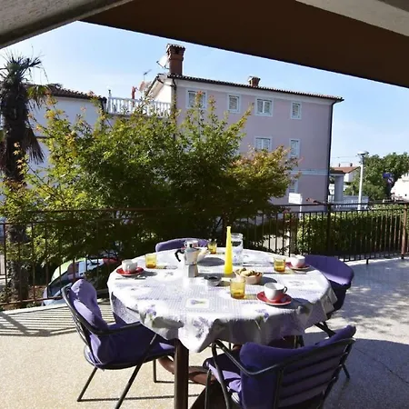 Appartamento Grosse In Mit Terrasse Und Grill By Interhome Umago